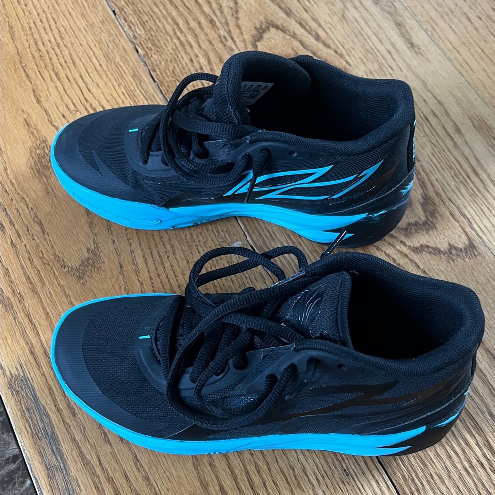 PUMA BOYS BASKETBALL SNEAKERS